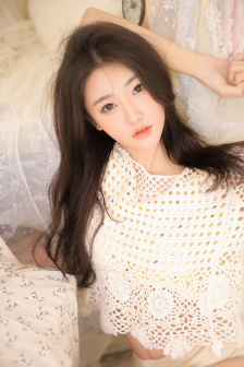 皇上隔着纱衣含乳尖H