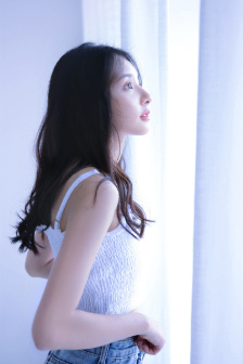 正面偷拍女厕36个美女嘘嘘